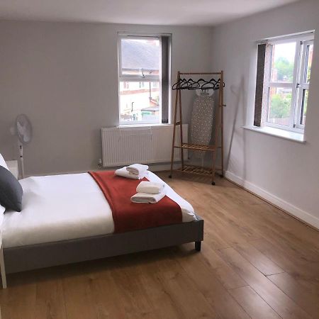 2 Bedroom Large First Floor Apartment With Free Parking Λάουμποροου Εξωτερικό φωτογραφία