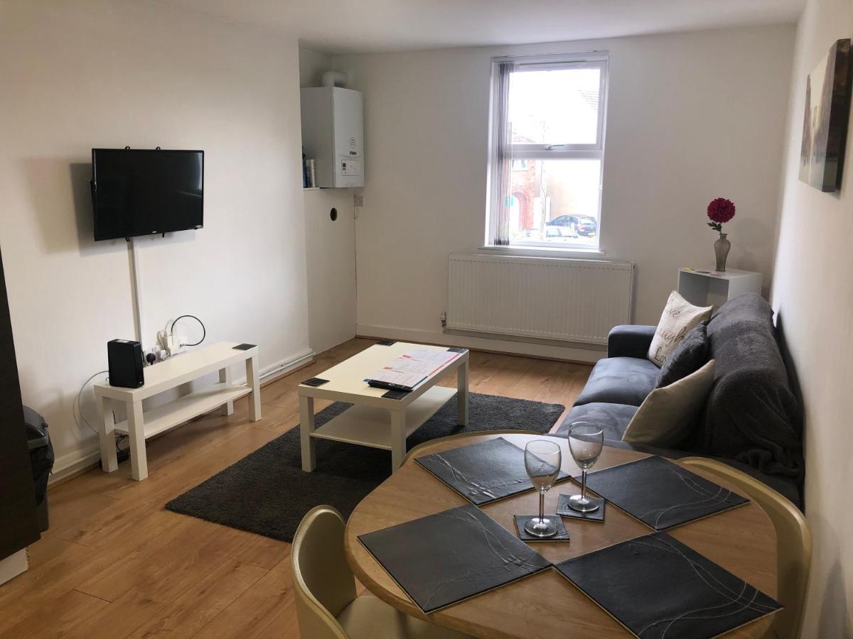 2 Bedroom Large First Floor Apartment With Free Parking Λάουμποροου Εξωτερικό φωτογραφία