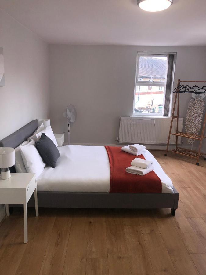 2 Bedroom Large First Floor Apartment With Free Parking Λάουμποροου Εξωτερικό φωτογραφία